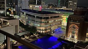 Downtown Dallas Apt With View Walking Distance To Aac With Free Parking Pool Wifi Даллас